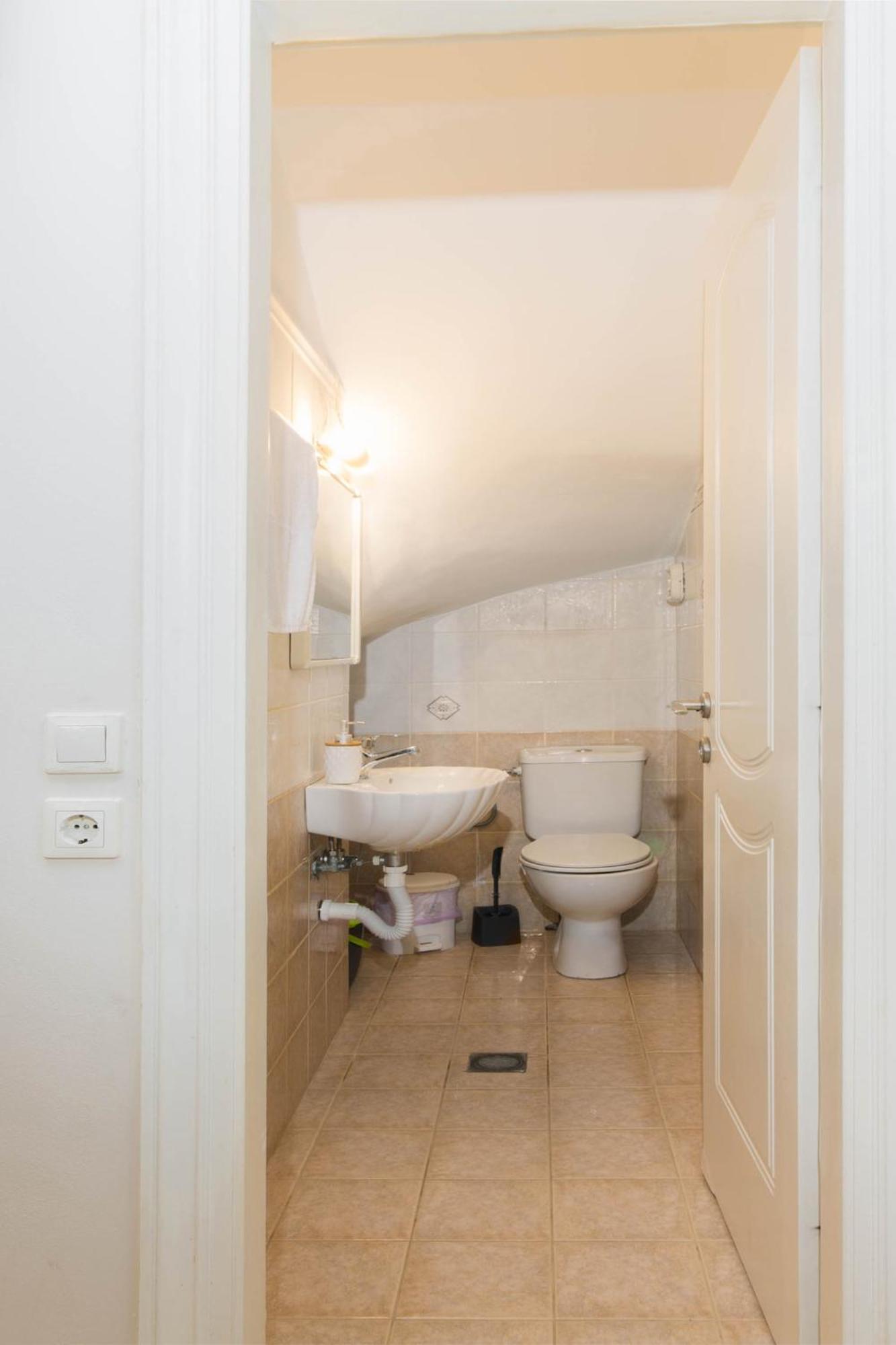 Διωροφη Μεζονετα-2Km Απο Το Κεντρο-Iliana House Lägenhet Alepou Exteriör bild
