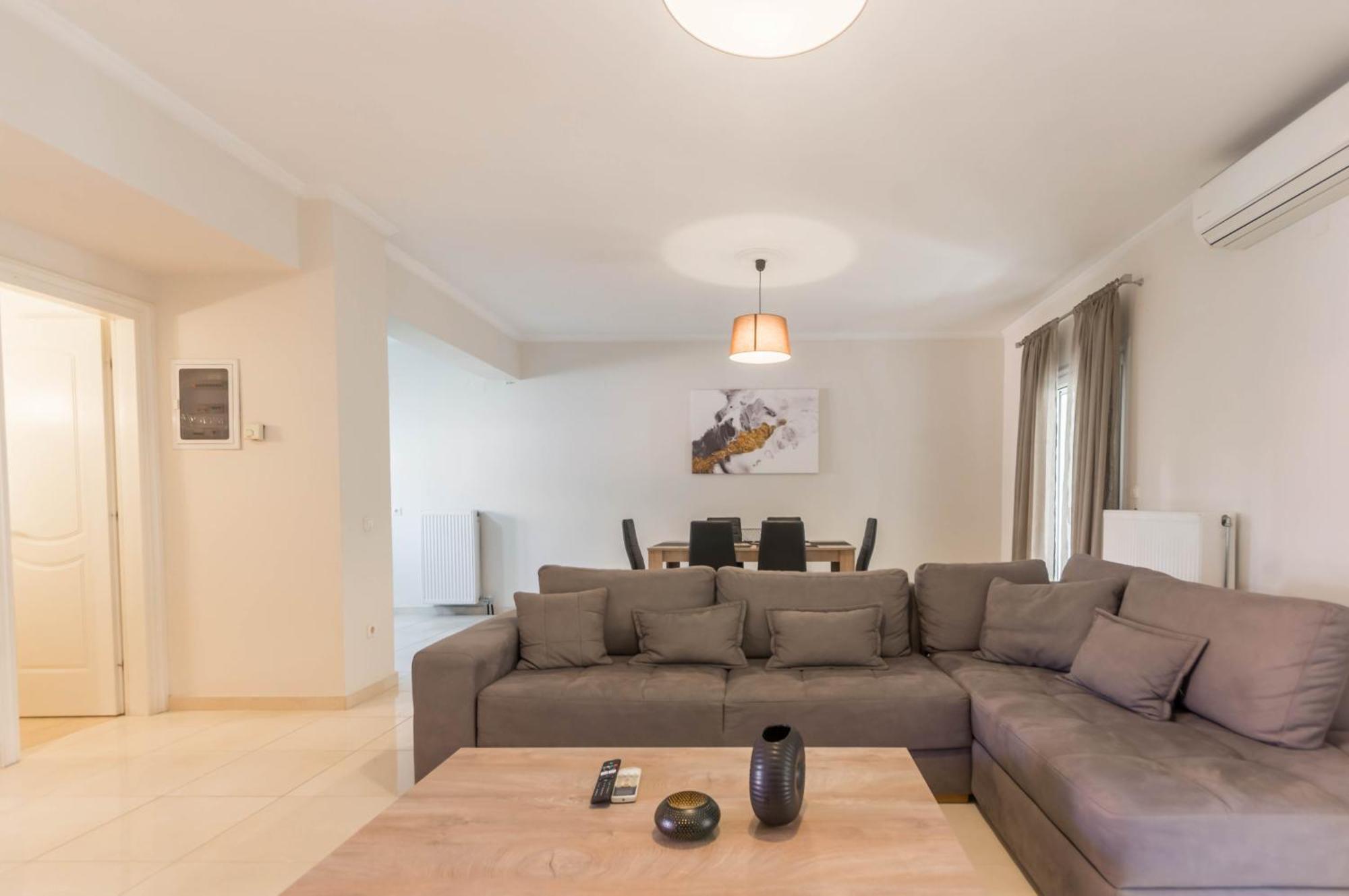 Διωροφη Μεζονετα-2Km Απο Το Κεντρο-Iliana House Lägenhet Alepou Exteriör bild