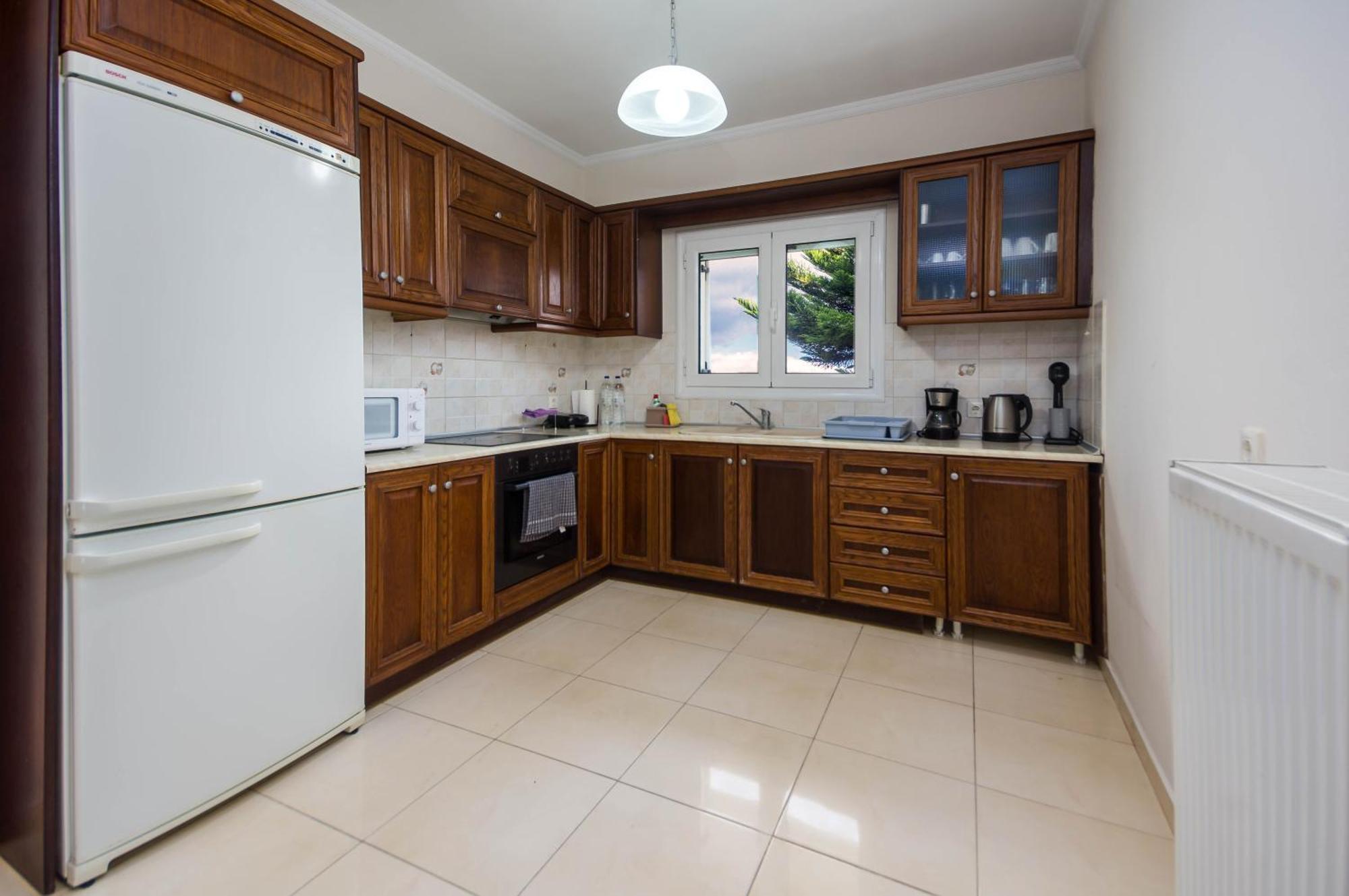 Διωροφη Μεζονετα-2Km Απο Το Κεντρο-Iliana House Lägenhet Alepou Exteriör bild