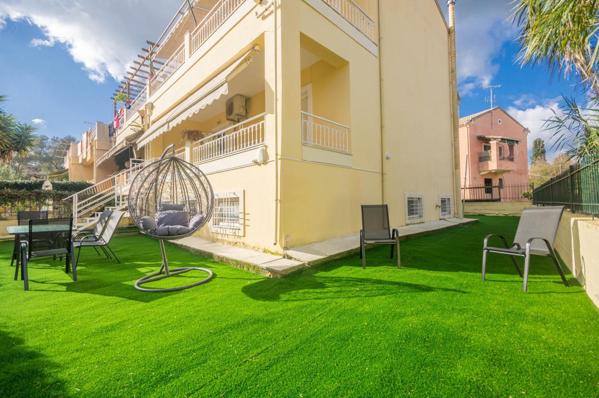 Διωροφη Μεζονετα-2Km Απο Το Κεντρο-Iliana House Lägenhet Alepou Exteriör bild