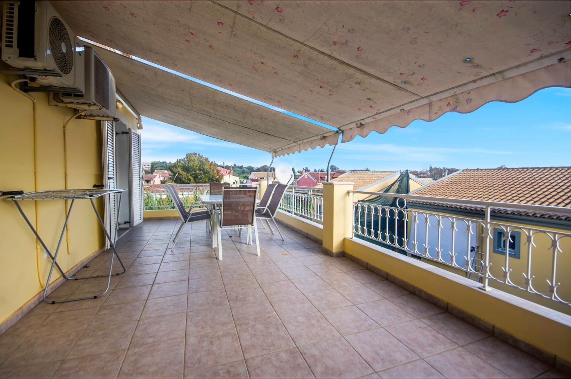 Διωροφη Μεζονετα-2Km Απο Το Κεντρο-Iliana House Lägenhet Alepou Exteriör bild