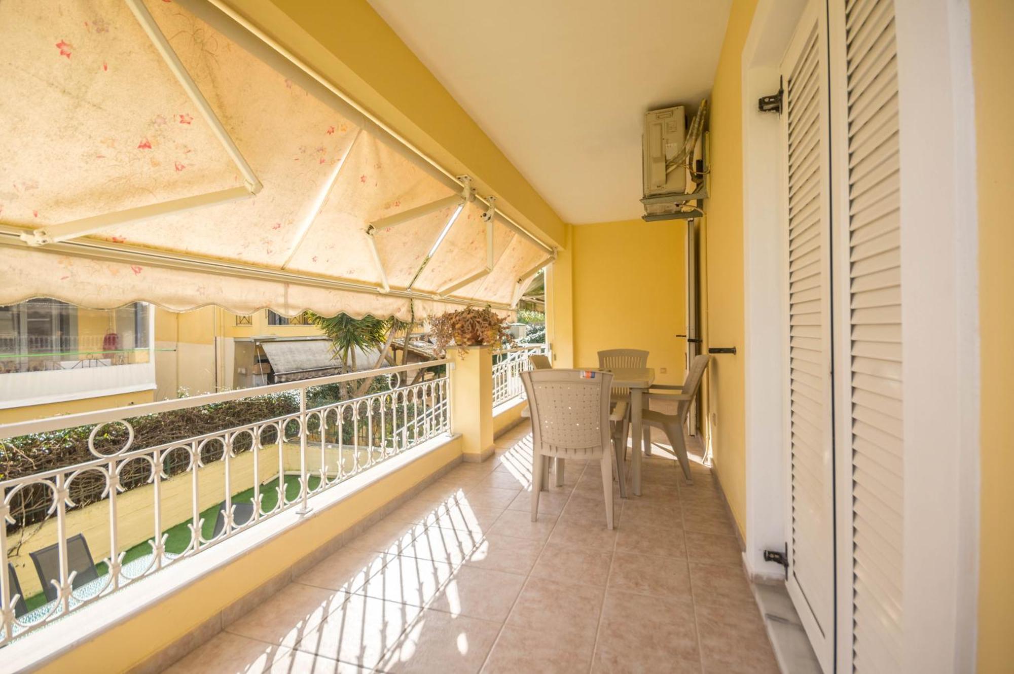 Διωροφη Μεζονετα-2Km Απο Το Κεντρο-Iliana House Lägenhet Alepou Exteriör bild