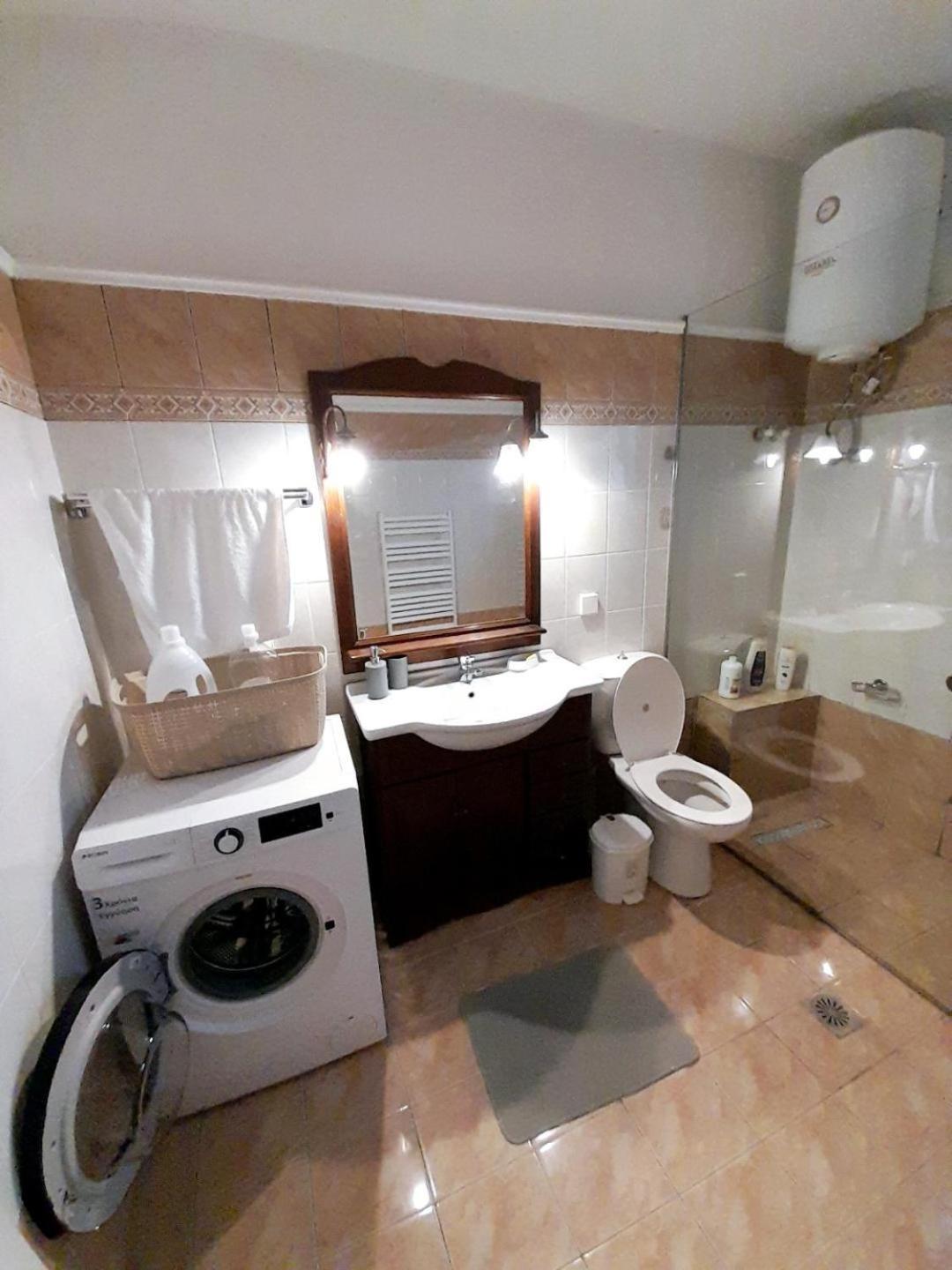 Διωροφη Μεζονετα-2Km Απο Το Κεντρο-Iliana House Lägenhet Alepou Exteriör bild